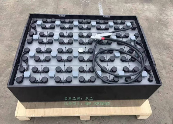叉車蓄電池主要是平時(shí)愛(ài)惜保養(yǎng)
